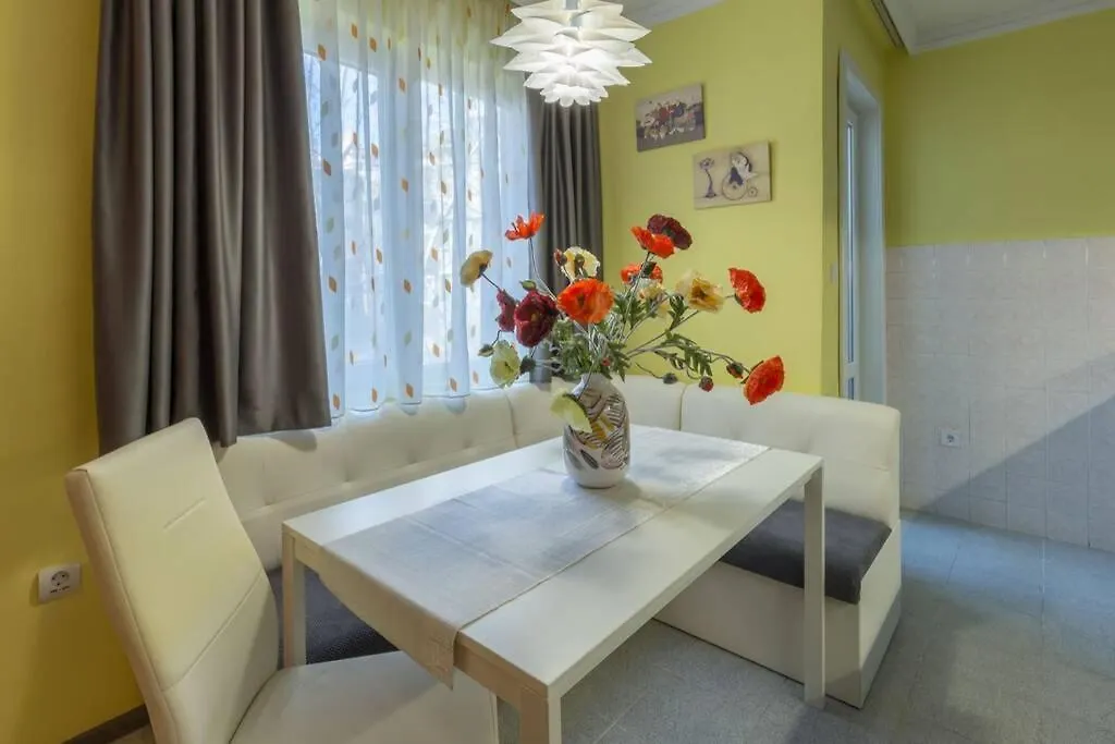 Apartment Kapriz - 2 Beds Aptmnt Near The Beach Varna